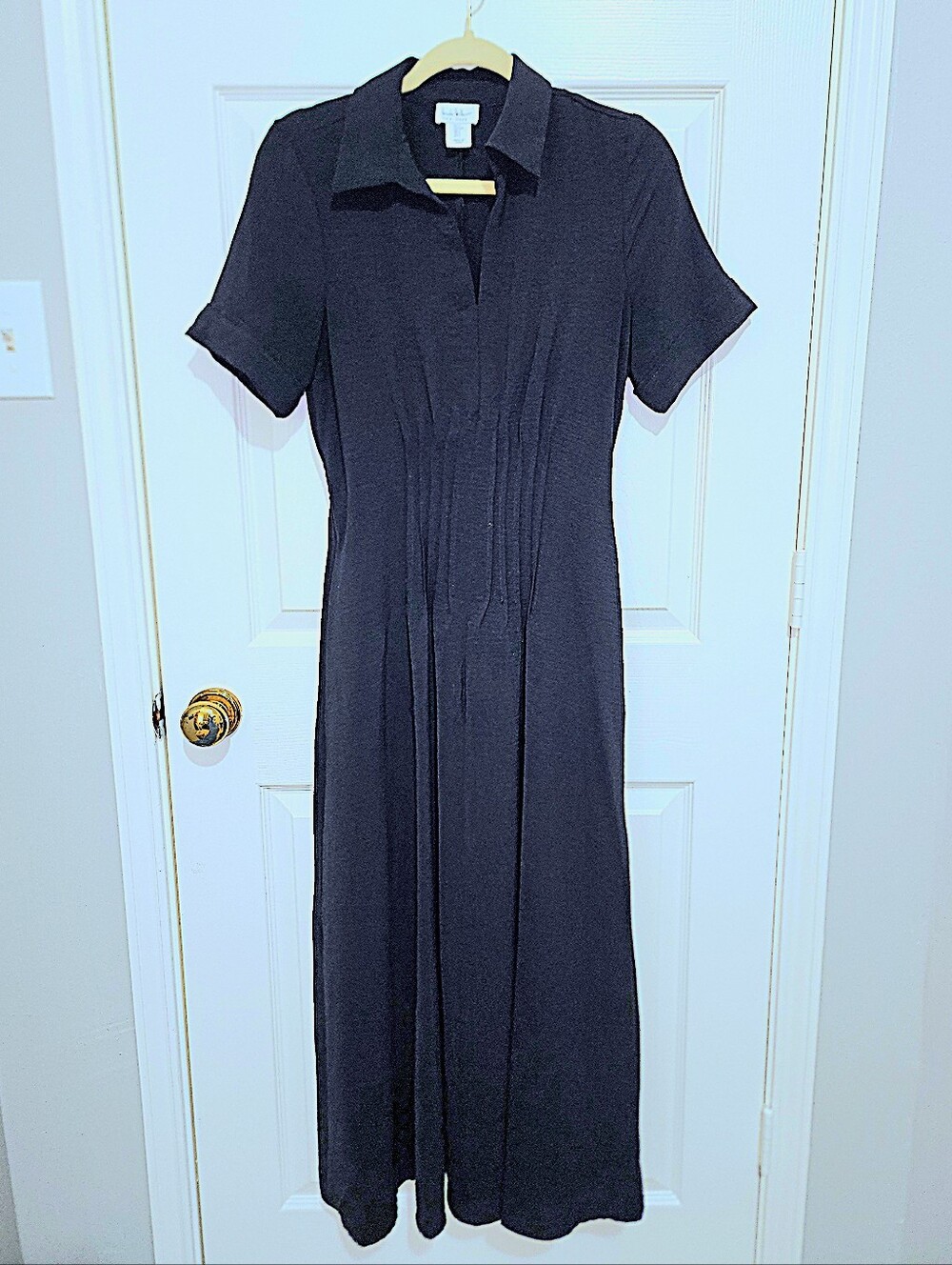 Nicole Miller New York Black Dress With Cinched Waist & Hidden Pockets